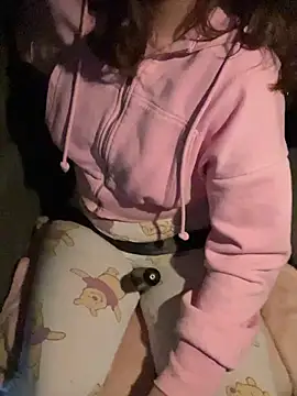 Snapshot of PetiteAngel666 chatting on March 19, 7:40 pm PetiteAngel666 online show from March 19, 7:40 pm