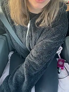 Snapshot of PetiteAngel666 chatting on March 22, 5:05 pm PetiteAngel666 online show from March 22, 5:05 pm