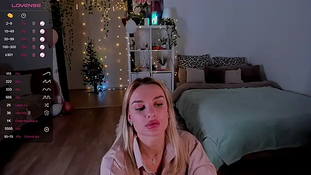 Snapshot of MissLovex chatting on December 30, 1:36 pm MissLovex online show from December 30, 1:36 pm