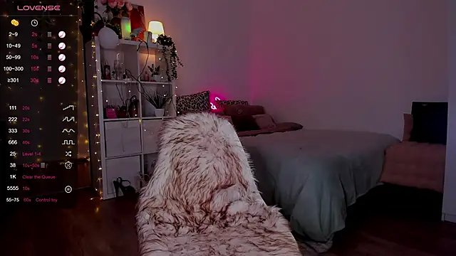 Snapshot of MissLovex chatting on January 14, 7:17 am MissLovex online show from January 14, 7:17 am