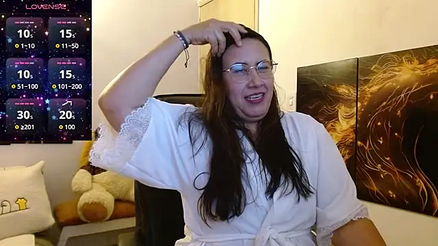 amalia brunette online show from November 26, 1:17 am