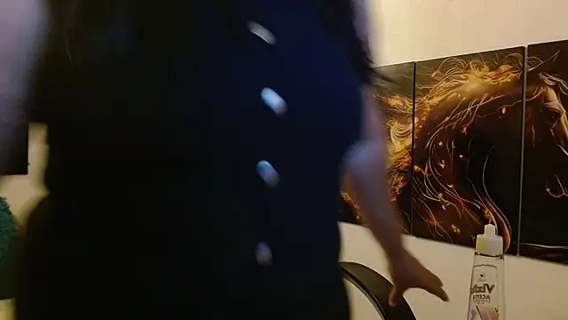 Snapshot of amalia_brunette chatting on March 14, 11:32 pm amalia brunette online show from March 14, 11:32 pm