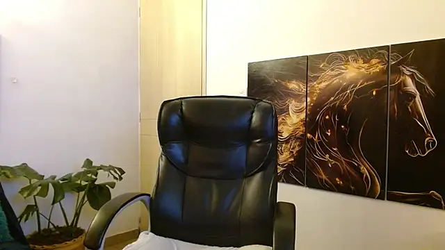 Snapshot of amalia_brunette chatting on March 20, 7:24 am amalia brunette online show from March 20, 7:24 am