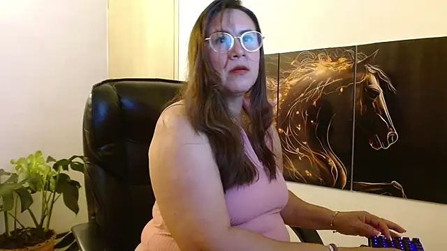 Snapshot of amalia_brunette chatting on March 31, 7:20 am amalia brunette online show from March 31, 7:20 am