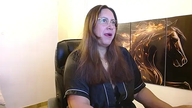 Snapshot of amalia_brunette chatting on April 5, 7:05 am amalia brunette online show from April 5, 7:05 am