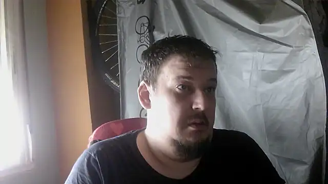 Snapshot of porkorossy chatting on April 17, 7:33 am porkorossy online show from April 17, 7:33 am