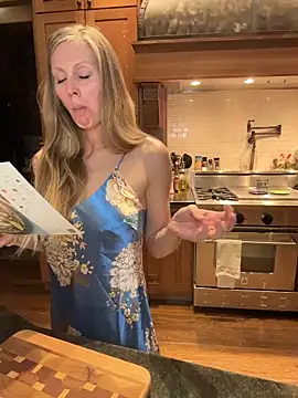 Snapshot of ItsDanniG chatting on March 26, 2:50 am ItsDanniG online show from March 26, 2:50 am