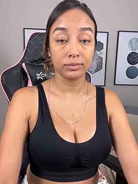 DianaHopson online show from February 25, 11:22 pm