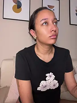 DianaHopson online show from June 18, 11:58 am