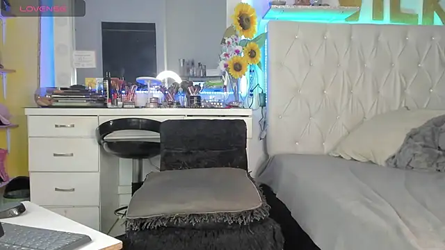 Snapshot of kimberly_hornny chatting on January 18, 9:56 am kimberly hornny online show from January 18, 9:56 am