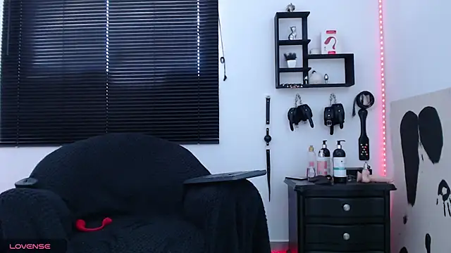 KinkyAllisonSub online show from December 11, 5:37 pm