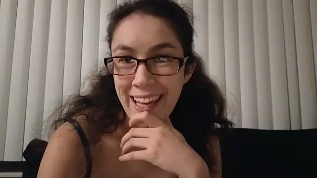 Snapshot of Lucy_allison chatting on January 20, 8:19 am Lucy allison online show from January 20, 8:19 am