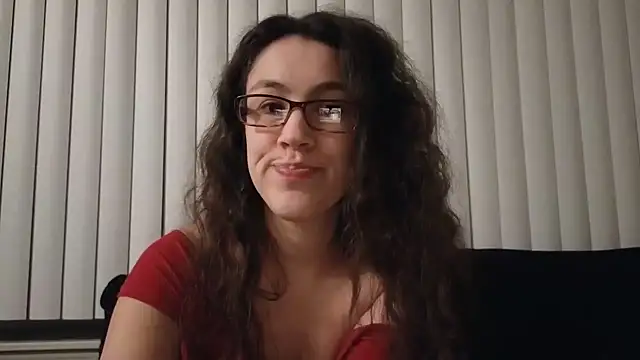 Snapshot of Lucy_allison chatting on February 6, 1:32 pm Lucy allison online show from February 6, 1:32 pm