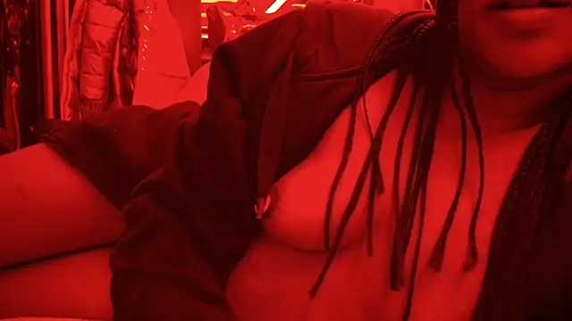 Snapshot of ROXYNL chatting on December 23, 8:47 pm ROXYNL online show from December 23, 8:47 pm