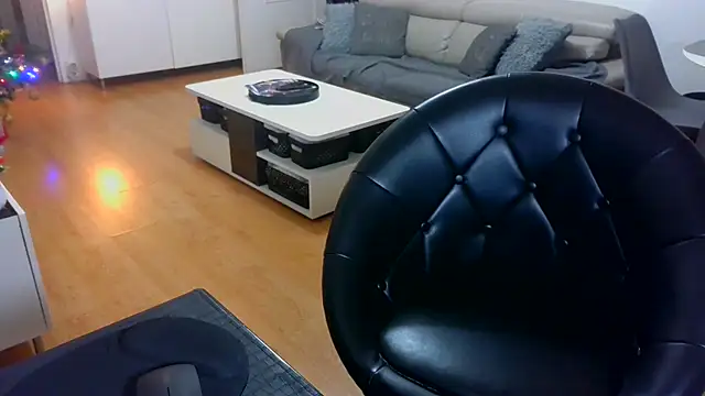 sarametisse26 online show from December 15, 7:01 am