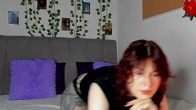 miss Lizzy online show from October 20, 1:17 am