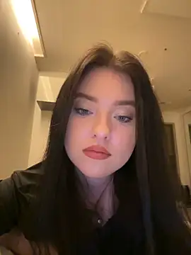 Angela Fosterr online show from February 5, 6:23 pm