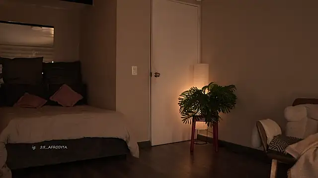 Snapshot of afrodita__25 chatting on October 1, 12:16 am afrodita 25 online show from October 1, 12:16 am