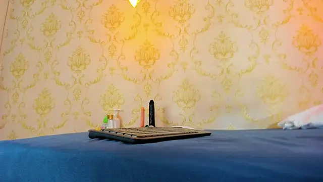 BRITANY WELLS  online show from November 18, 12:42 pm