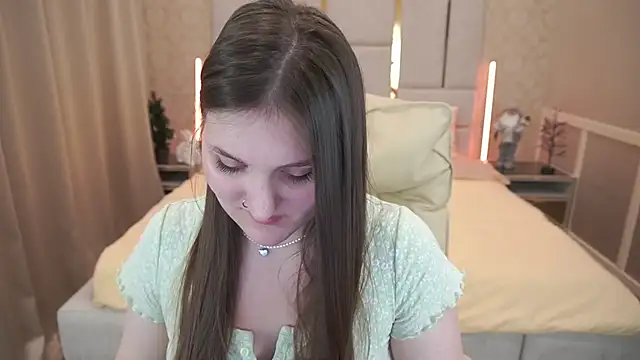 EmmyCharmm online show from January 12, 9:40 am