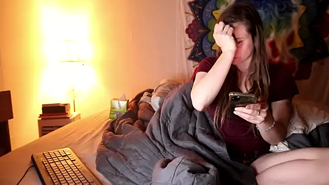 xxpixeyxx online show from March 4, 9:40 am