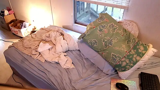 xxpixeyxx online show from September 16, 1:12 pm