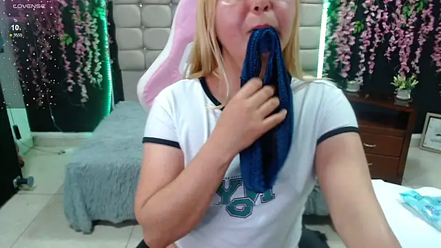 rose meyer online show from December 6, 9:35 pm