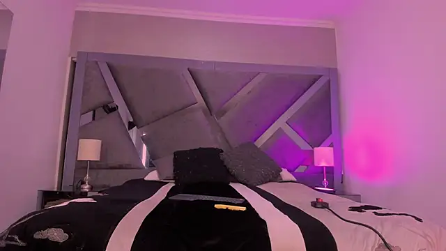 JulietaHazze online show from October 18, 3:42 am