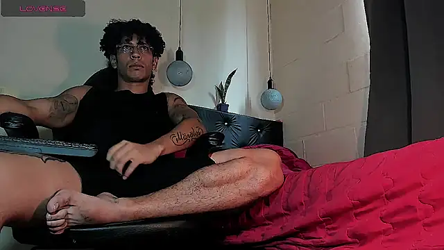 FuckHardlove online show from September 28, 6:35 pm