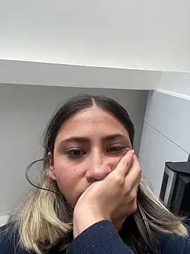 Ameellie online show from March 19, 3:05 pm