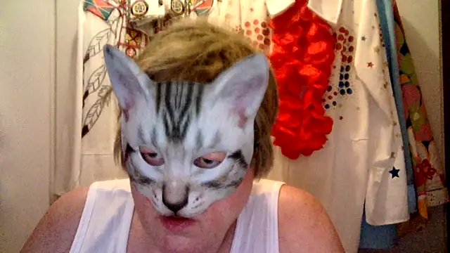 Snapshot of Sigorius chatting on January 4, 11:59 pm Sigorius online show from January 4, 11:59 pm