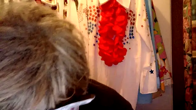 Snapshot of Sigorius chatting on January 6, 12:48 am Sigorius online show from January 6, 12:48 am