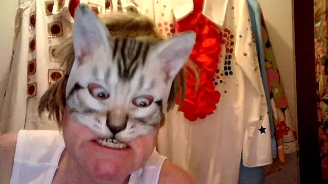 Snapshot of Sigorius chatting on January 7, 5:31 pm Sigorius online show from January 7, 5:31 pm