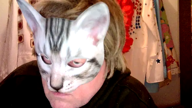 Snapshot of Sigorius chatting on January 7, 11:35 pm Sigorius online show from January 7, 11:35 pm