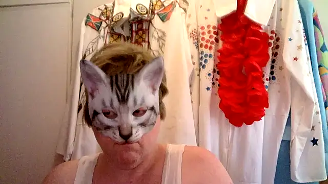 Snapshot of Sigorius chatting on February 21, 10:39 am Sigorius online show from February 21, 10:39 am