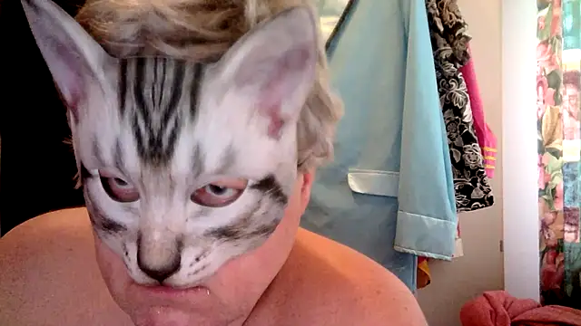 Snapshot of Sigorius chatting on December 4, 11:41 am Sigorius online show from December 4, 11:41 am