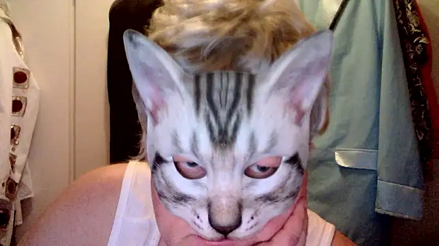 Snapshot of Sigorius chatting on January 12, 2:39 am Sigorius online show from January 12, 2:39 am