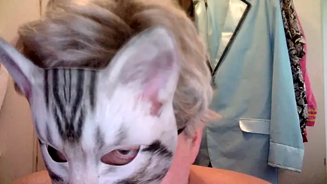 Snapshot of Sigorius chatting on January 17, 9:47 am Sigorius online show from January 17, 9:47 am