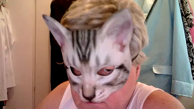 Snapshot of Sigorius chatting on February 16, 2:24 pm Sigorius online show from February 16, 2:24 pm