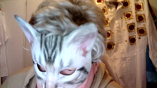 Snapshot of Sigorius chatting on March 2, 12:57 am Sigorius online show from March 2, 12:57 am