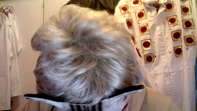 Snapshot of Sigorius chatting on March 5, 4:14 pm Sigorius online show from March 5, 4:14 pm