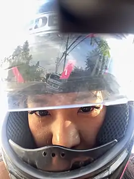 Snapshot of yoonipooni chatting on December 15, 9:35 am yoonipooni online show from December 15, 9:35 am