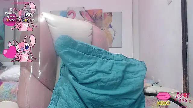 Snapshot of alegriamartinez chatting on October 6, 7:33 pm alegriamartinez online show from October 6, 7:33 pm