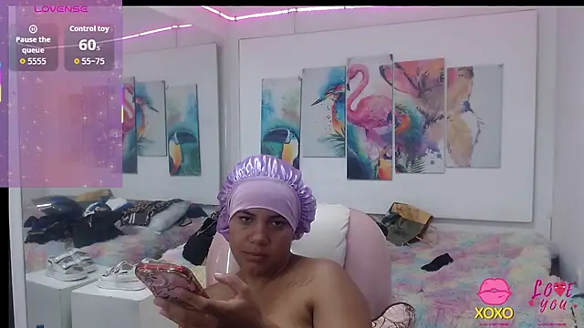 Snapshot of alegriamartinez chatting on October 23, 7:12 pm alegriamartinez online show from October 23, 7:12 pm