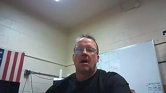 Snapshot of Cockrub1 chatting on December 4, 7:33 pm Cockrub1 online show from December 4, 7:33 pm