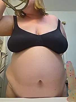 Snapshot of virgieblanca chatting on April 6, 2:31 am virgieblanca online show from April 6, 2:31 am