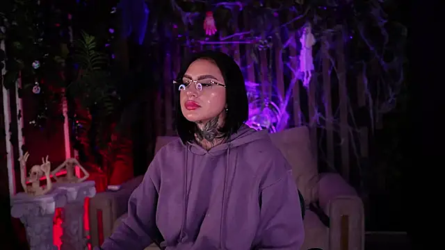 Kleeopatra  online show from October 14, 2:45 am