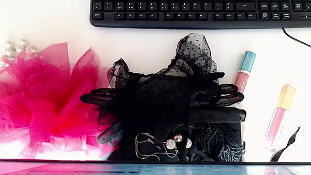 HornyMilf 777 online show from December 23, 8:11 am