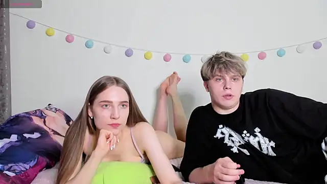 Emily and Ilumi online show from December 21, 8:21 pm