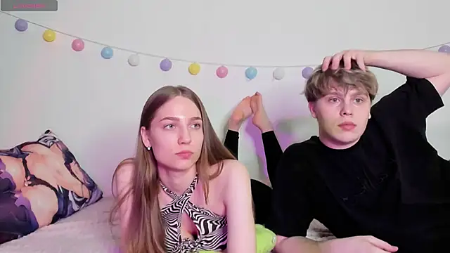 Emily and Ilumi online show from December 27, 7:46 pm